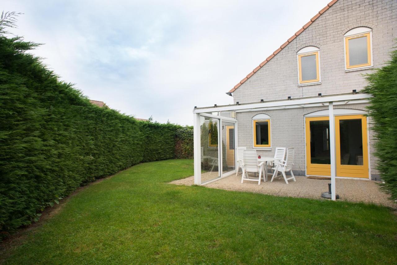 Twee-Onder-Een-Kapvakantiewoning Met Ruime Tuin - Fort Soleil 17 Villa Breskens Esterno foto
