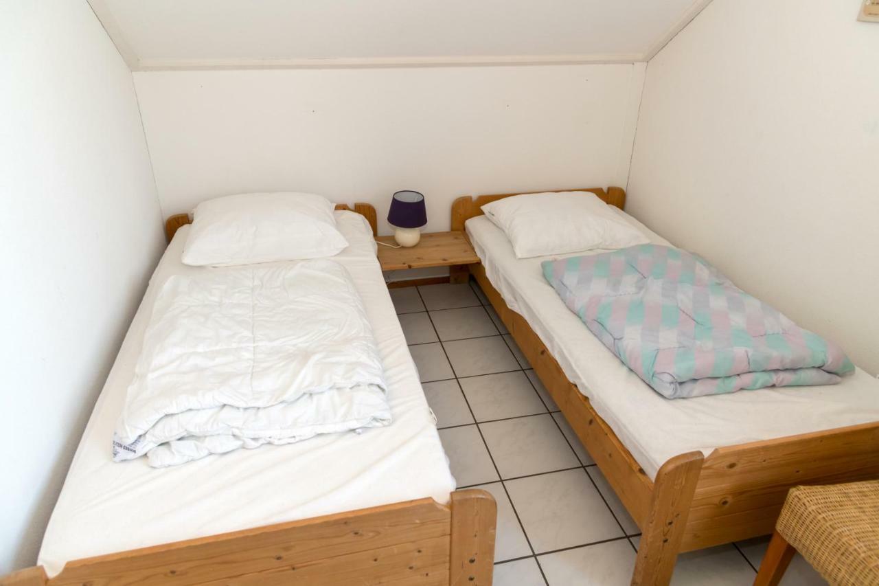 Twee-Onder-Een-Kapvakantiewoning Met Ruime Tuin - Fort Soleil 17 Villa Breskens Esterno foto